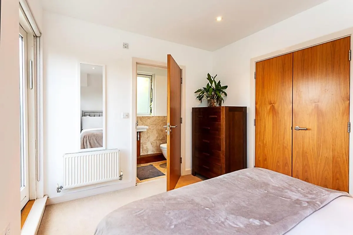 3 Bed Luxury Penthouse In Shoreditch London