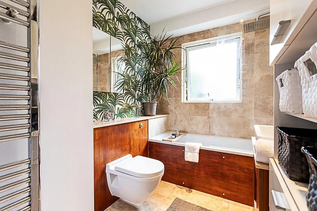 3 Bed Luxury Penthouse In Shoreditch London