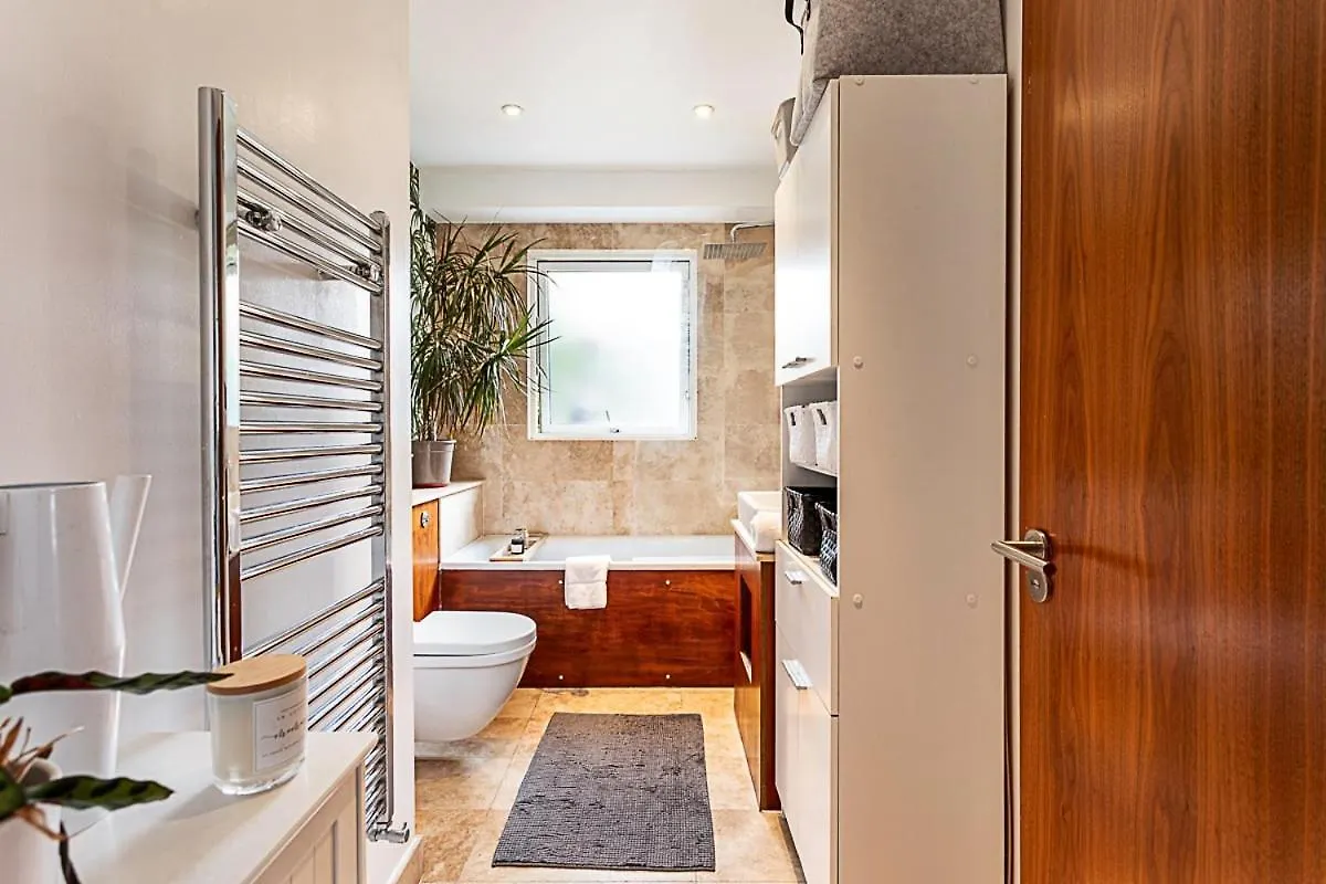 3 Bed Luxury Penthouse In Shoreditch London