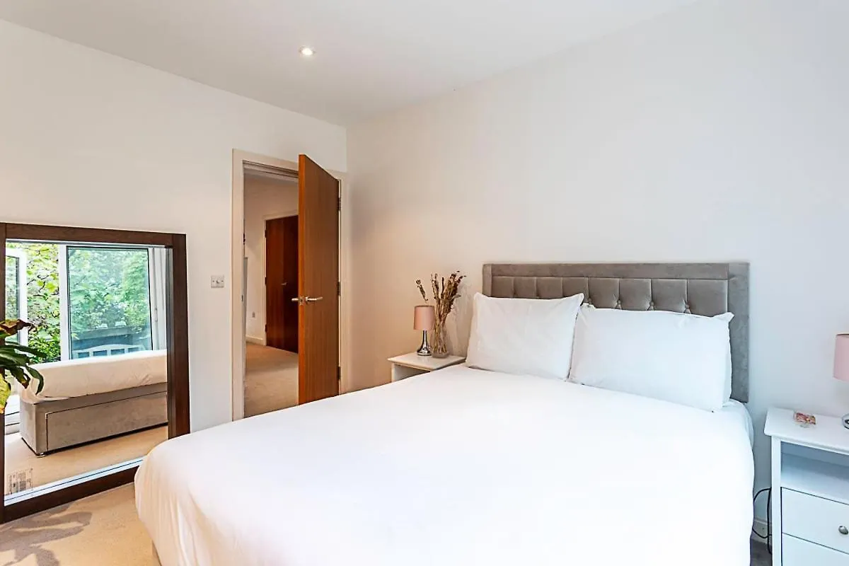 3 Bed Luxury Penthouse In Shoreditch London 0*,