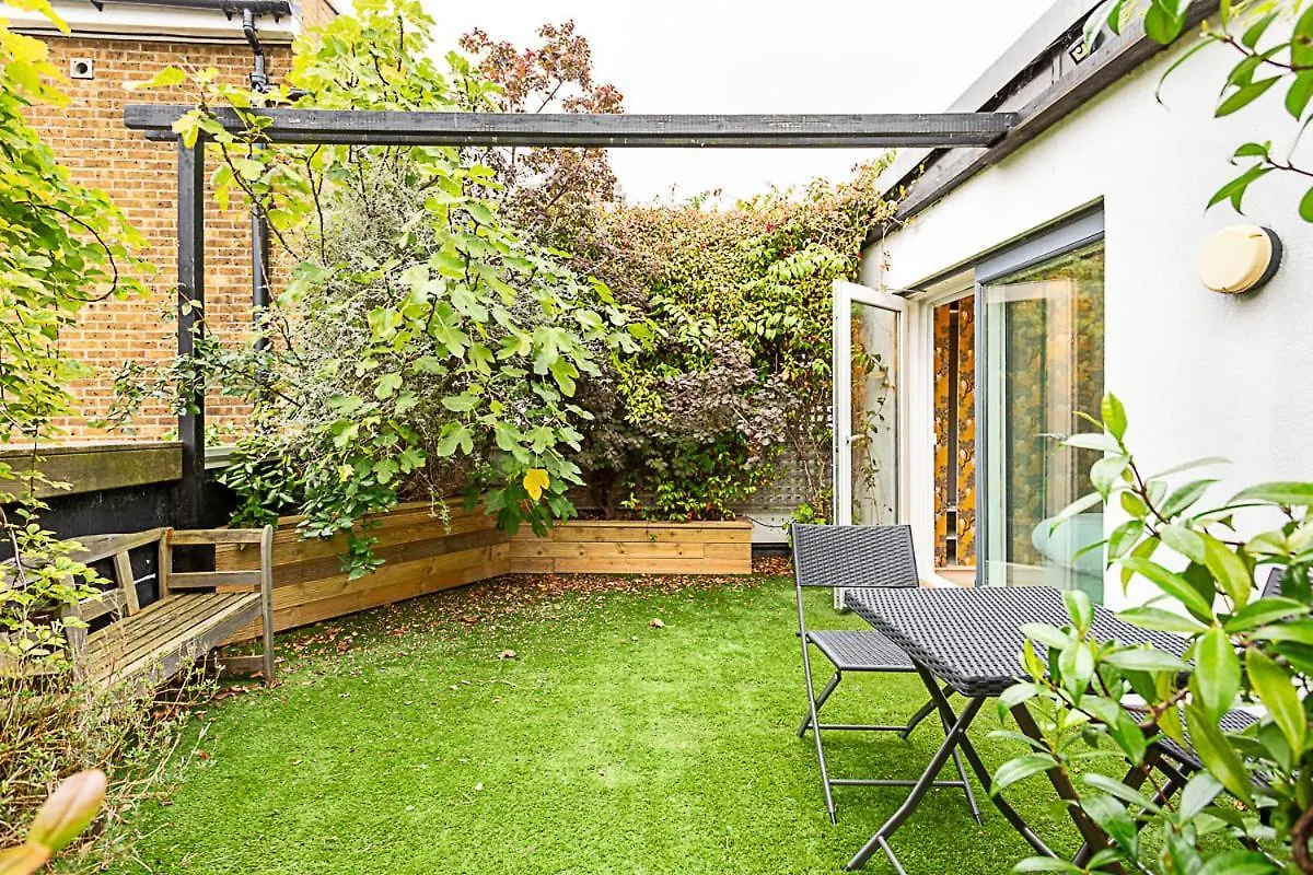 3 Bed Luxury Penthouse In Shoreditch London
